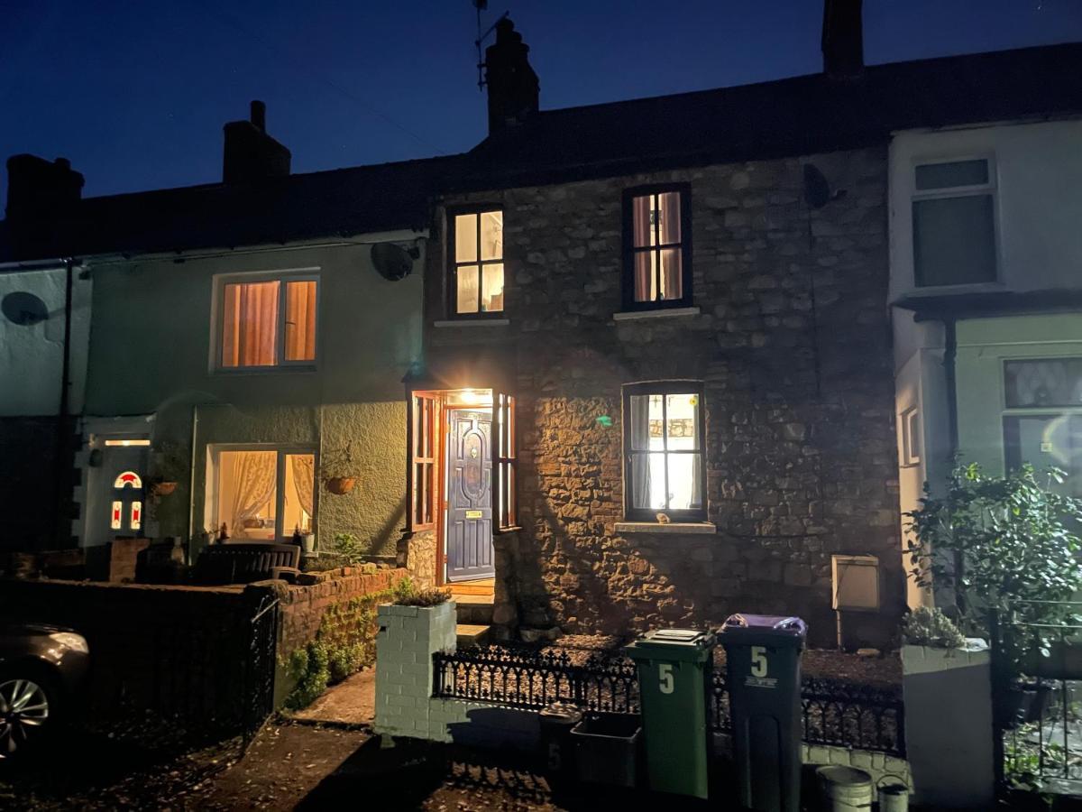 Traditional Cosy Pet Friendly Cottage By The Canal With Cymru Holidays Cwmbran Exterior photo